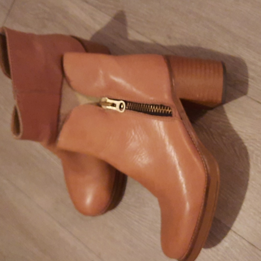 MING originals ankle boots.sz 38..butter leather camel color barely worn..